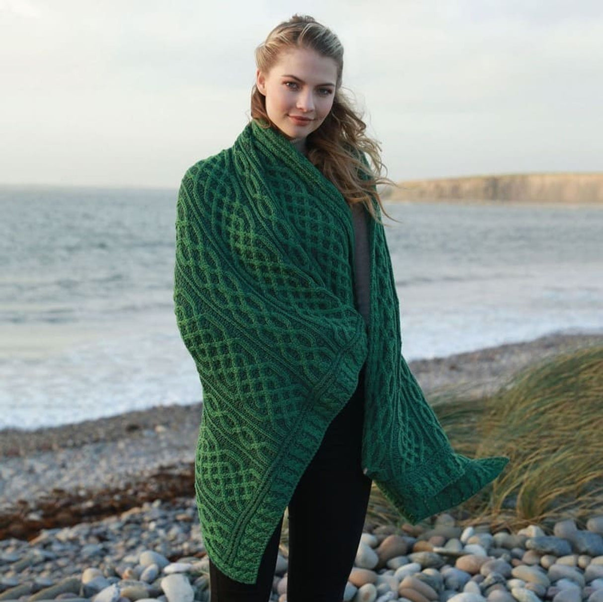 A105406-OS Merino Wool Aran Cable Knit Blanket Creative Irish Gifts