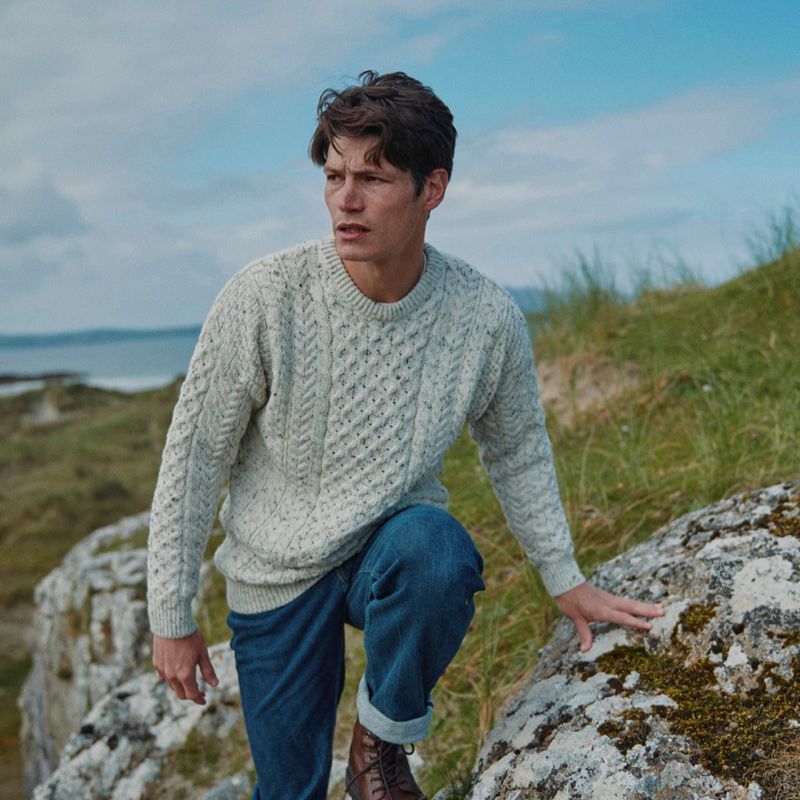 A823 Classic Aran Merino Wool Crew Neck Sweater Lifestyle Creative Irish Gifts