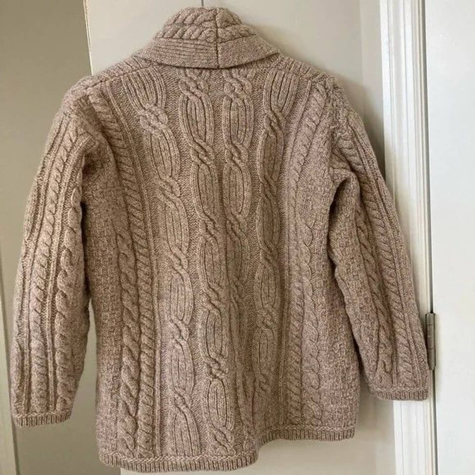 B838077 Merino Wool Irish Cable Button Cardigan, Wicker Back Creative Irish gift