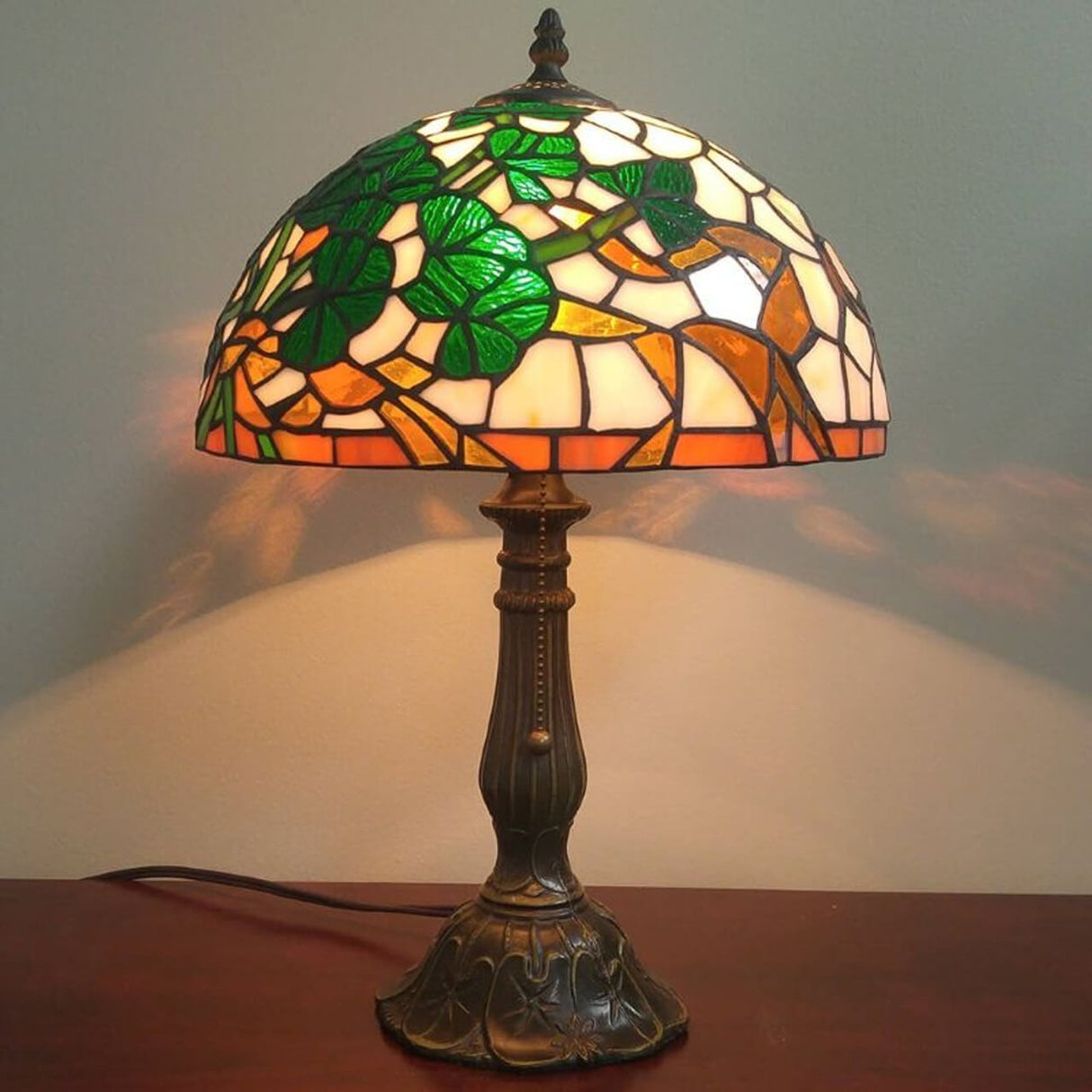 BOET-12071 Irish Shamrock Stained Glass Lamp Creative Irish gift