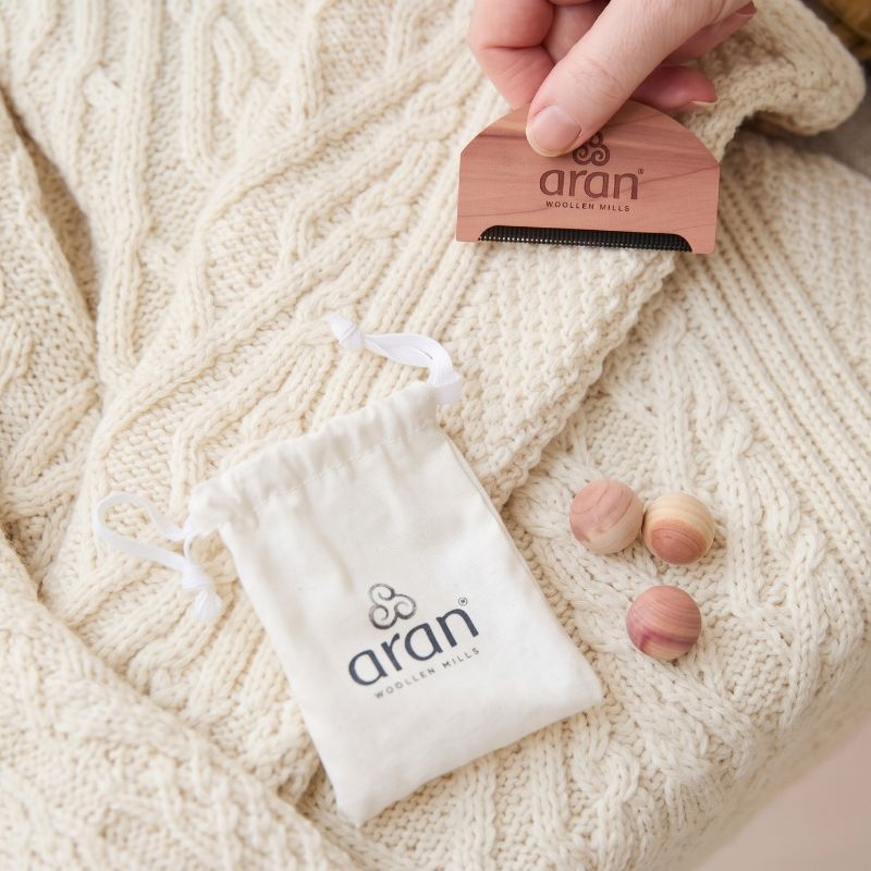Comb & Cedarwood Scent Balls Wool Care Set Creative Irish Gifts