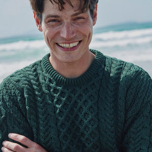 A823 Classic Aran Merino Wool Crew Neck Sweater Green Creative Irish Gifts
