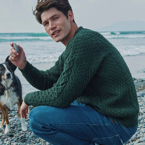 A823 Classic Aran Merino Wool Crew Neck Sweater Green Creative Irish Gifts
