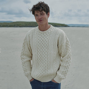 A823162 Classic Aran Merino Wool Crew Neck Sweater Creative Irish Gifts
