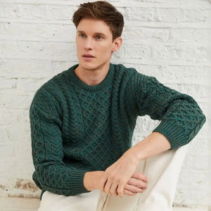 A823303 Aran Fisherman Merino Wool Crew Neck Sweater Lifestyle Creative Irish Gifts