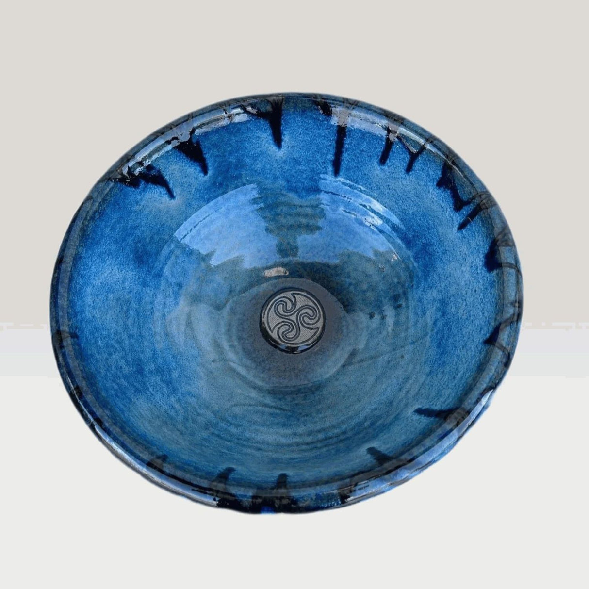 CDR-U2 Irish Handmade Pottery Bowl with Triskelion Creative Irish Gifts
