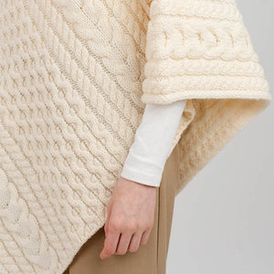 FL176-600 Women's Merino Wool Aran Triangular Poncho, Natural Close Up Creative Irish Gifts
