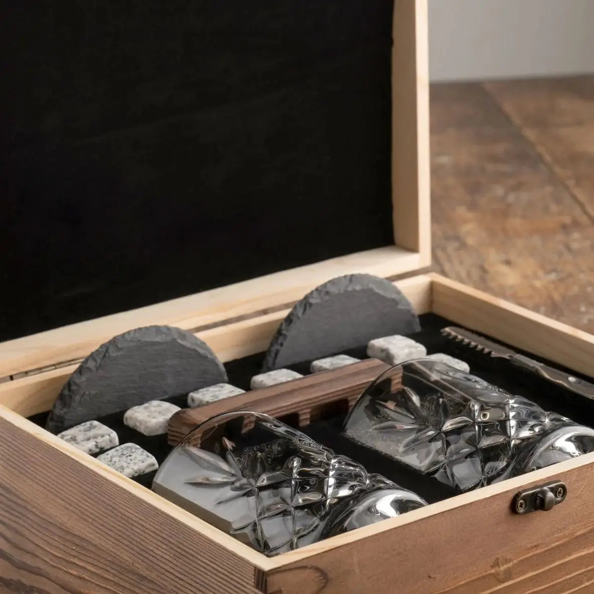 KF712 Galway Renmore Whiskey Set Side Creative Irish Gifts