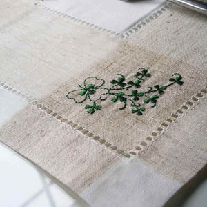 KD526 Irish Linen Shamrock Embroidered Table Runner Creative Irish gift