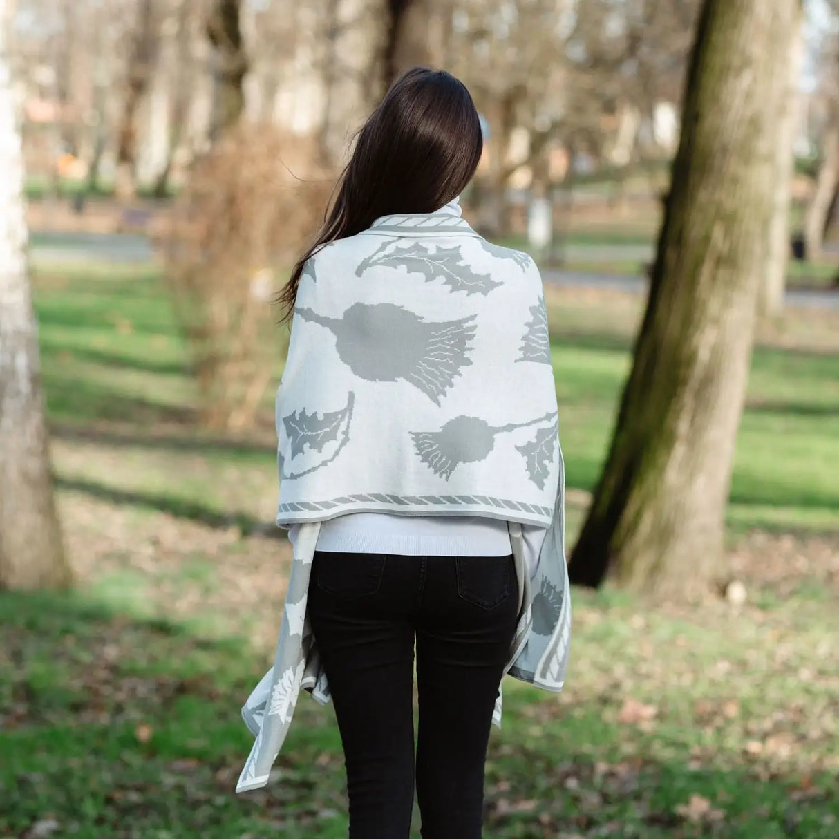 LS106-403-OS Thistle Shawl- Grey Back View Creative Irish Gifts
