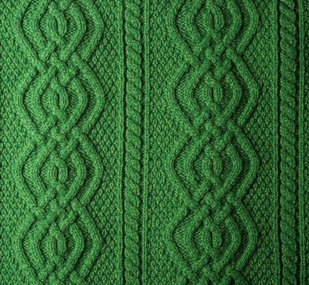 MT100-105-OS Merino Wool Aran Throw Blanket- Green Close Up Creative Irish Gifts
