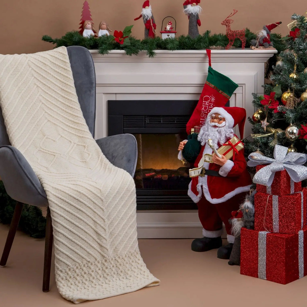 MT123-100-OS Aran Wool Shamrock Throw Blanket Cream Lifestyle Creative Irish Gifts