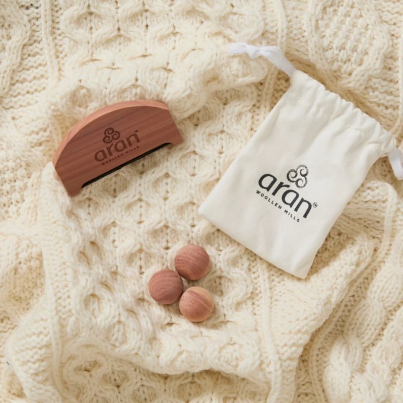Comb & Cedarwood Scent Balls Wool Care Set Creative Irish Gifts
