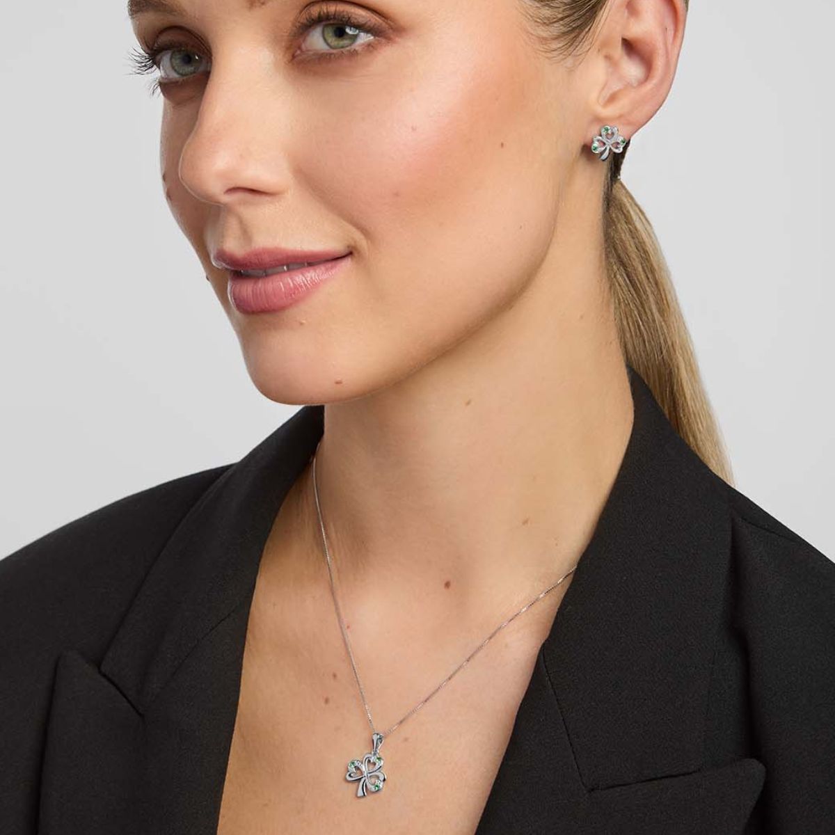 Sterling Silver Synthetic Emerald Shamrock Necklace Lifestyle Creative Irish Gifts